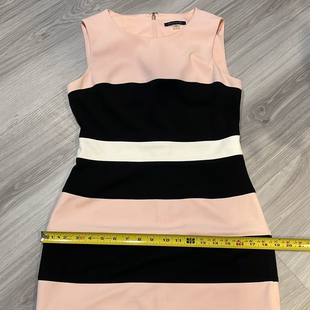TOMMY HILFIGER Elegant Black and Pink Striped Dress - Picture 11 of 11